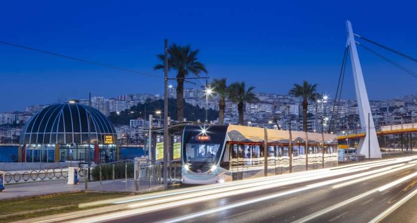 izmir-elektirk-kesinti-tramvay-aksama.jpg