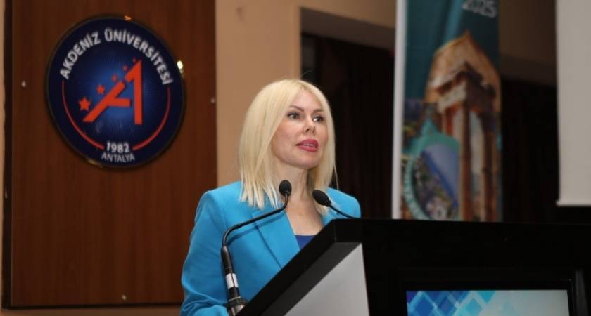 akdeniz-universitesi-calistay-acilis