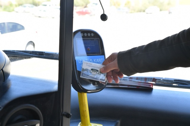 İzmir'de bütçe dostu ulaşım sistemi