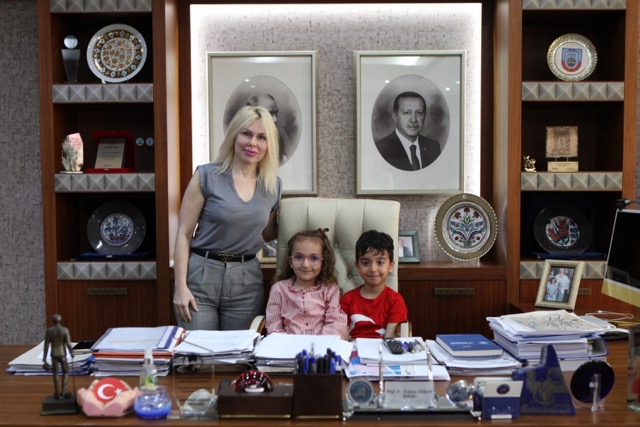 Rektör Özkan 23 Nisan’da Koltuğunu Çocuklara Devretti