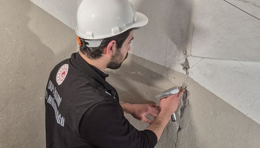 Depreminin ardından 8 bin 367 bina incelendi