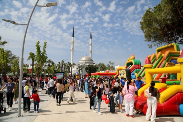 Bayramın Neşesi Tüm Kente Yansıdı