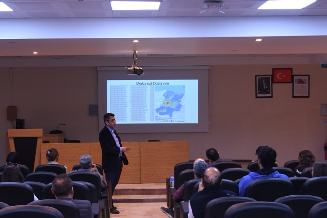 Sakarya Üniversitesinde Sosyal Bilimlerde CBS Kullanımı Etkinliği