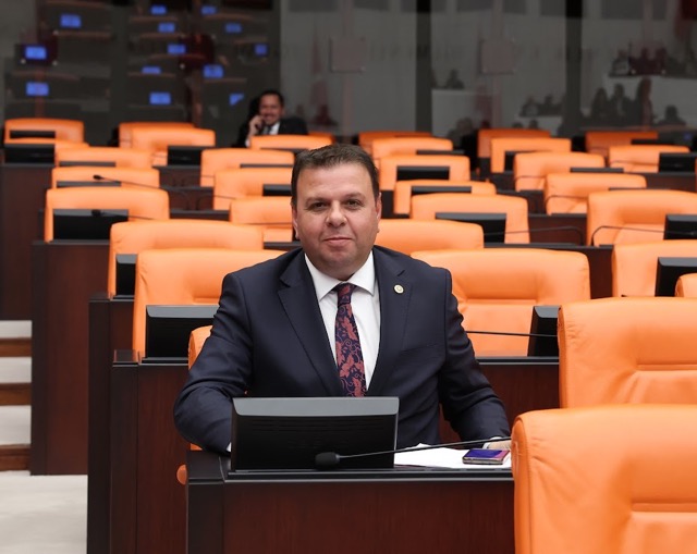 Yumurta Artık Sofrada Değil, Kuyrukta!