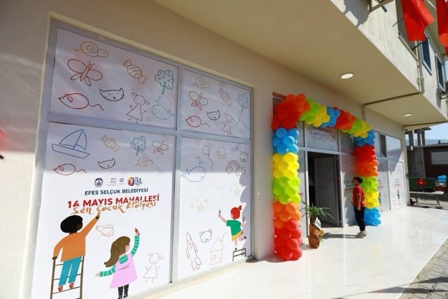 Efes Selçuk’ta çocuklar ve aileler yalnız değil