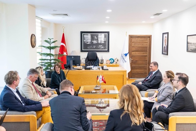 Başkan Tugay’ın diplomasi trafiği