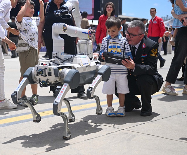 Jandarmanın Yeni Yardımcısı 'Robot Köpek' Envantere Girdi