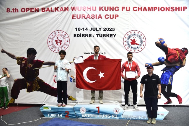 Sakarya'nın wushu yıldızları Edirne'de kürsüyü bırakmadı