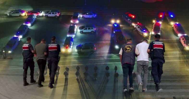 29 ilde FETÖ operasyonu: 49 şüpheli yakalandı