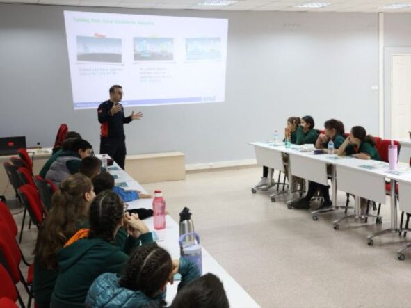 İzmir'deki Öğrenciler Afet Bilinci ile Geleceğe Hazırlanıyor!