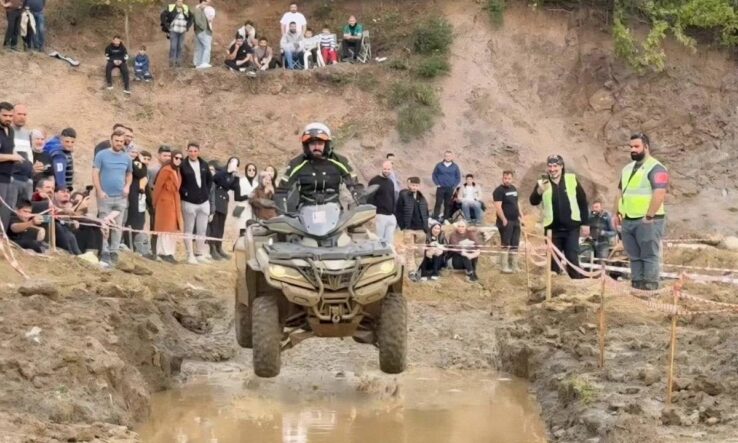 Gölcük'te ATV Tutkunlarından Nefes Kesen Mücadele